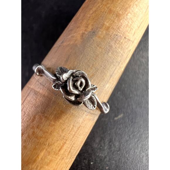 Vintage sterling silver rose ring size 7 - Picture 1 of 16